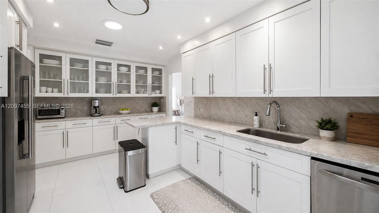 For Rent: $26,000 (4 beds, 3 baths, 3603 Square Feet)