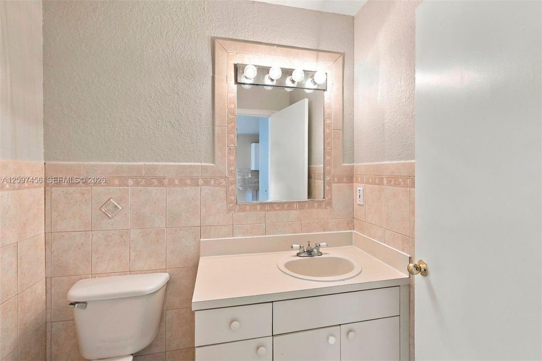 For Rent: $3,445 (4 beds, 2 baths, 2595 Square Feet)
