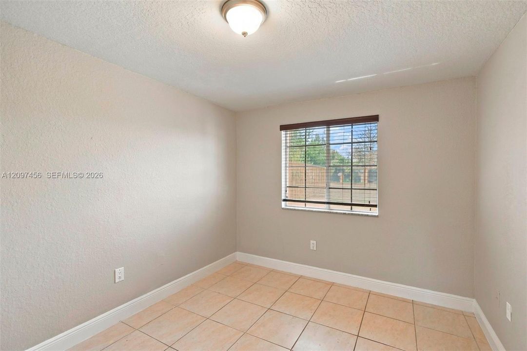 For Rent: $3,445 (4 beds, 2 baths, 2595 Square Feet)