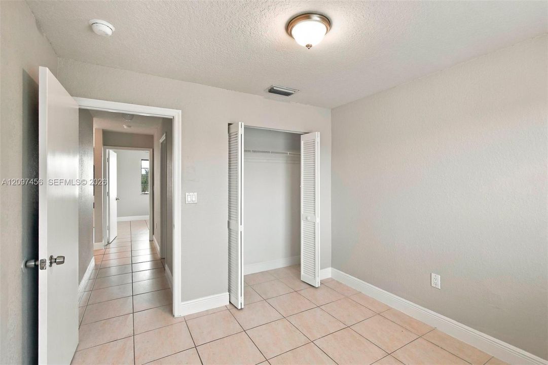 For Rent: $3,445 (4 beds, 2 baths, 2595 Square Feet)