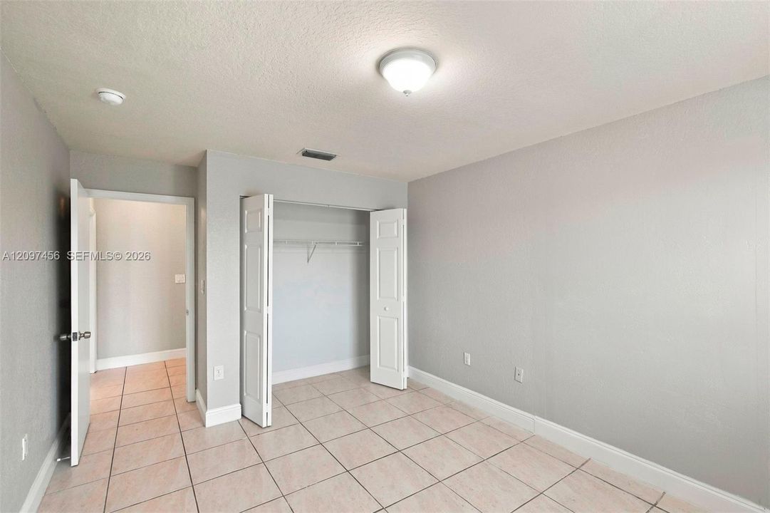 For Rent: $3,445 (4 beds, 2 baths, 2595 Square Feet)