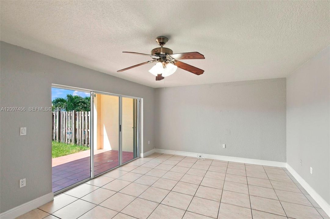 For Rent: $3,445 (4 beds, 2 baths, 2595 Square Feet)