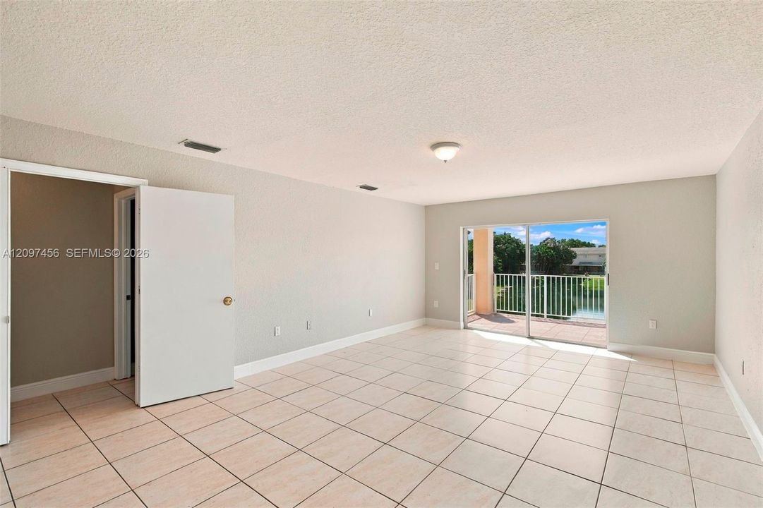 For Rent: $3,445 (4 beds, 2 baths, 2595 Square Feet)