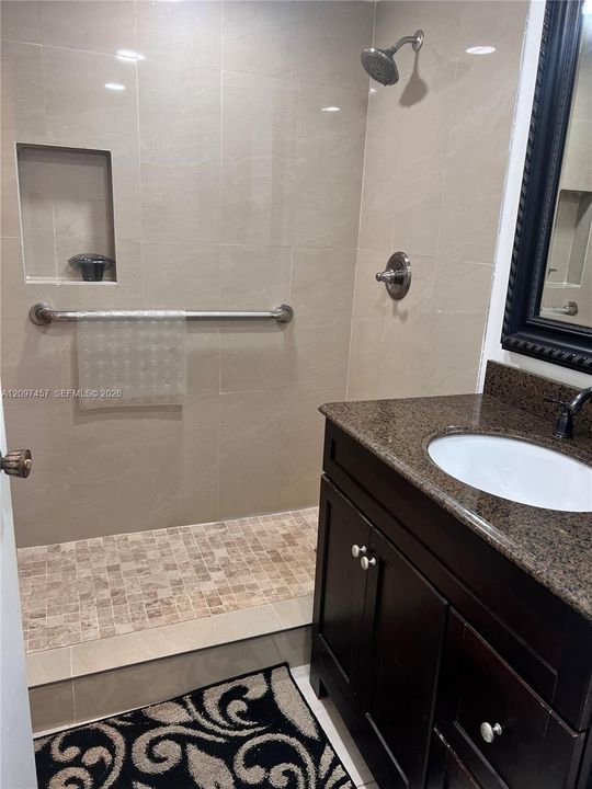 En Venta: $170,000 (3 camas, 2 baños, 1330 Pies cuadrados)