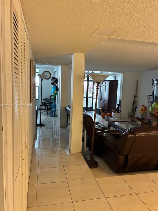 En Venta: $170,000 (3 camas, 2 baños, 1330 Pies cuadrados)