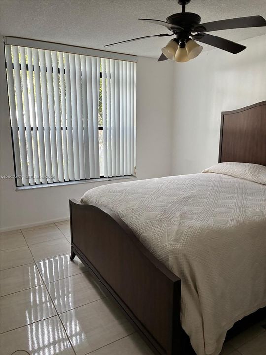 En Venta: $170,000 (3 camas, 2 baños, 1330 Pies cuadrados)