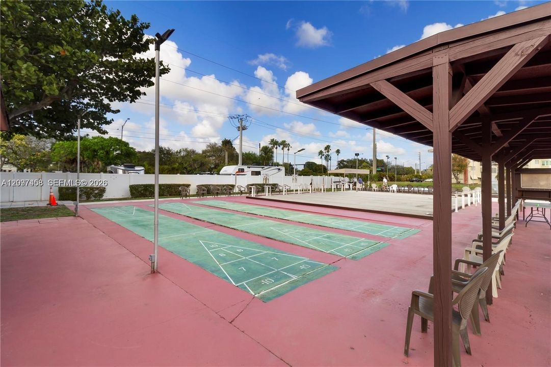 For Sale: $114,900 (1 beds, 1 baths, 768 Square Feet)