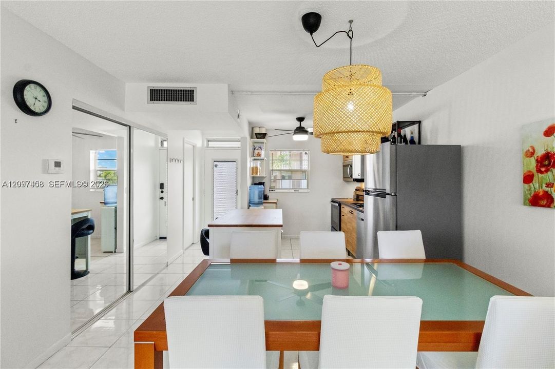 For Sale: $114,900 (1 beds, 1 baths, 768 Square Feet)