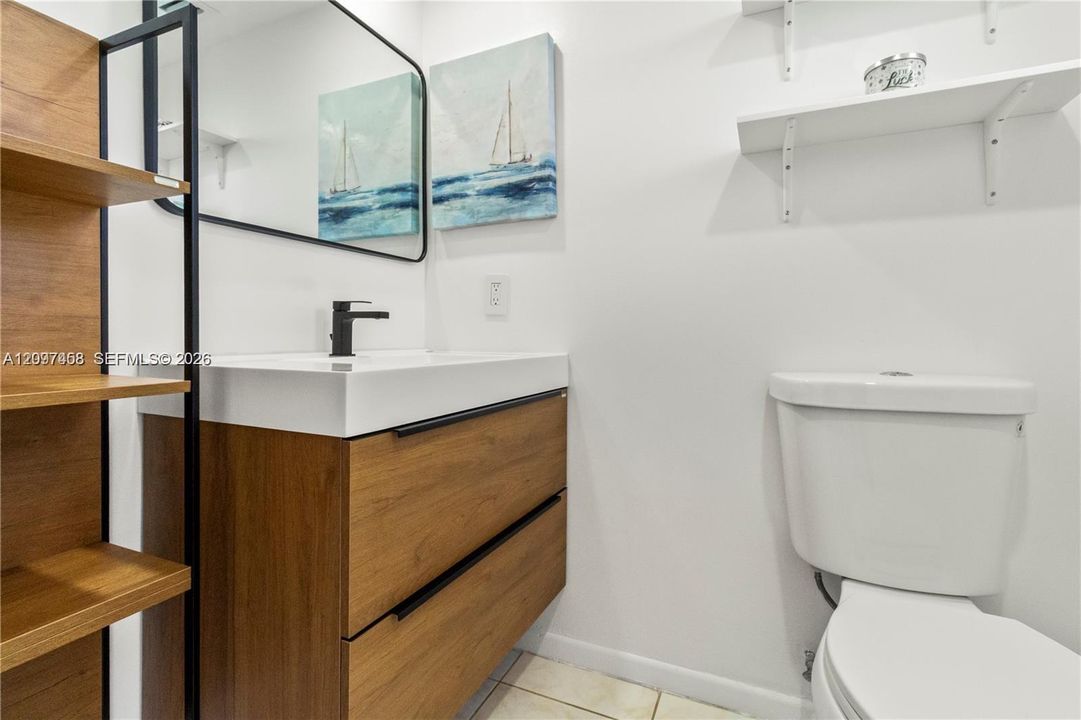 For Sale: $114,900 (1 beds, 1 baths, 768 Square Feet)