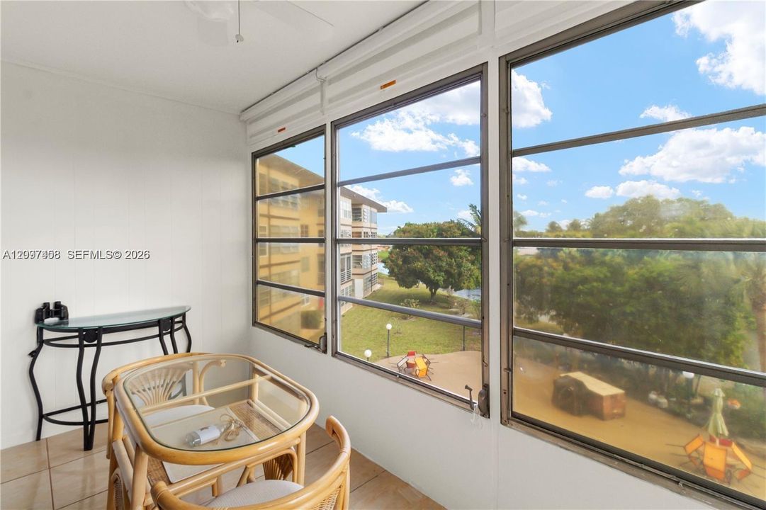 For Sale: $114,900 (1 beds, 1 baths, 768 Square Feet)