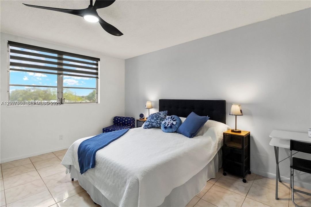 For Sale: $114,900 (1 beds, 1 baths, 768 Square Feet)
