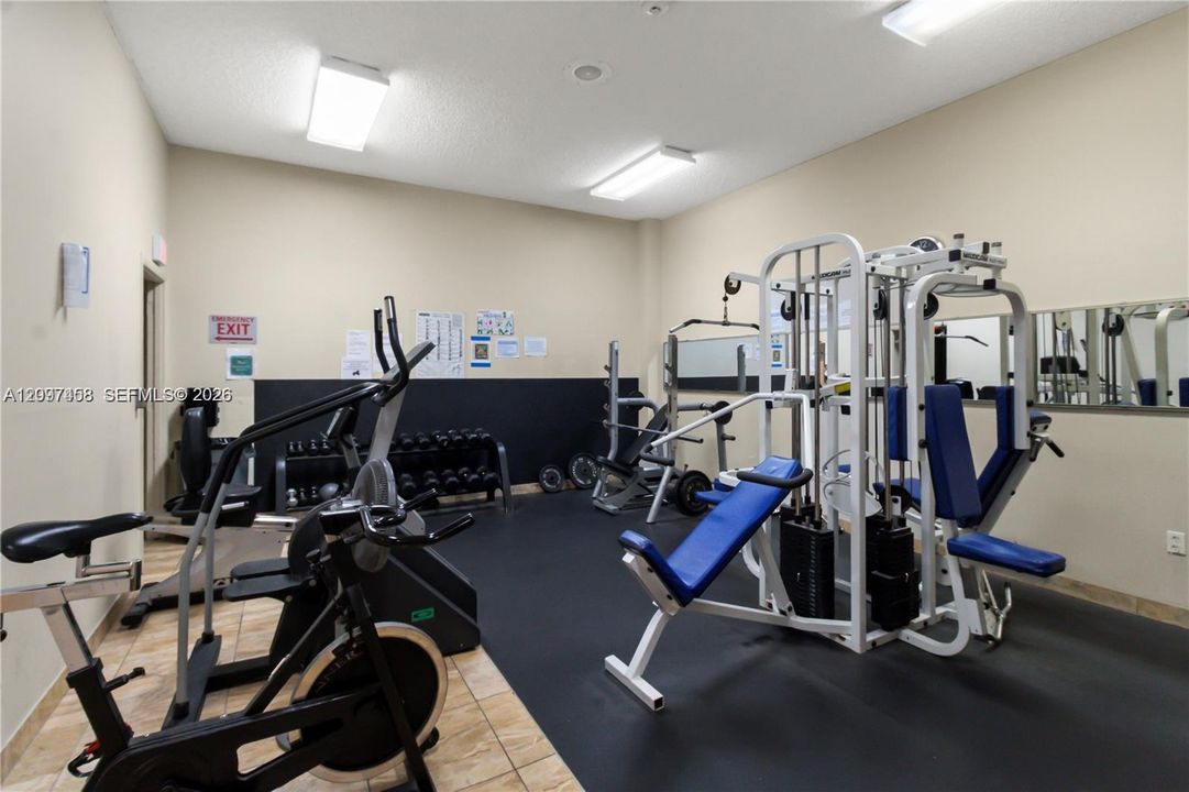 For Sale: $114,900 (1 beds, 1 baths, 768 Square Feet)