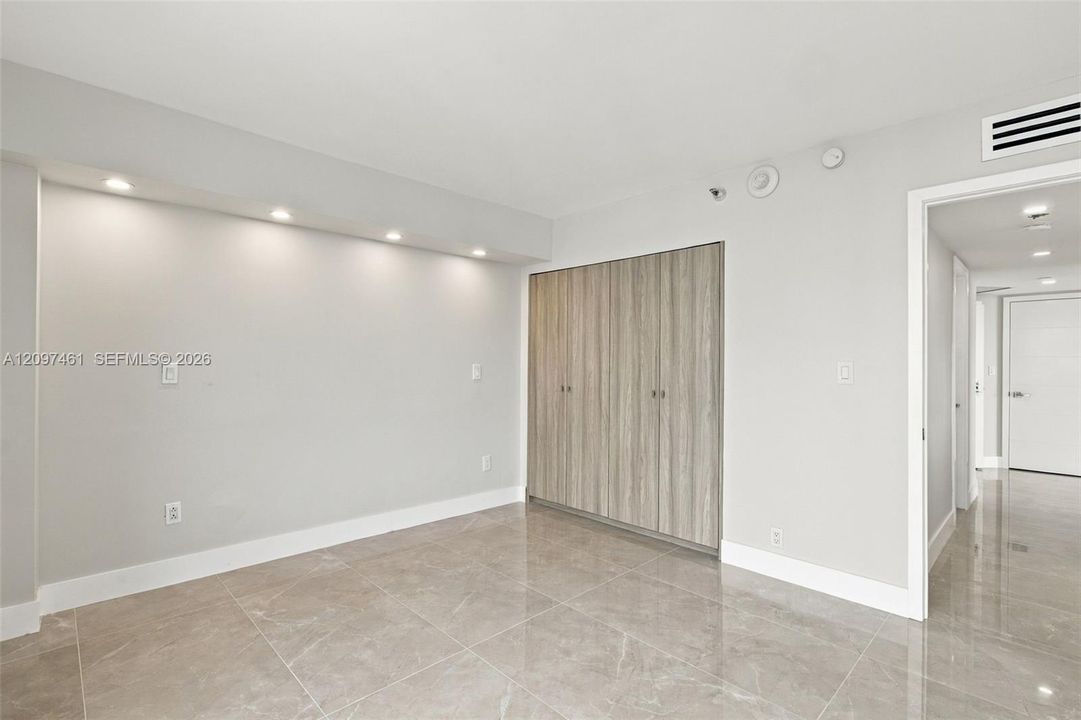 На продажу: $749,900 (2 спален, 2 ванн, 1361 Квадратных фут)