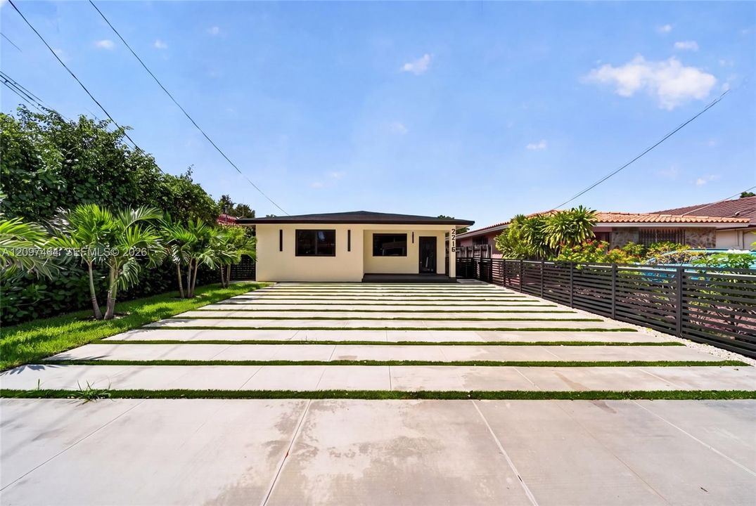 For Rent: $1,600 (1 beds, 1 baths, 2442 Square Feet)