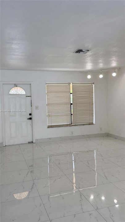 En Venta: $770,000 (0 camas, 0 baños, 1877 Pies cuadrados)