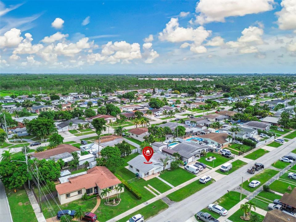 For Sale: $567,500 (3 beds, 1 baths, 1215 Square Feet)