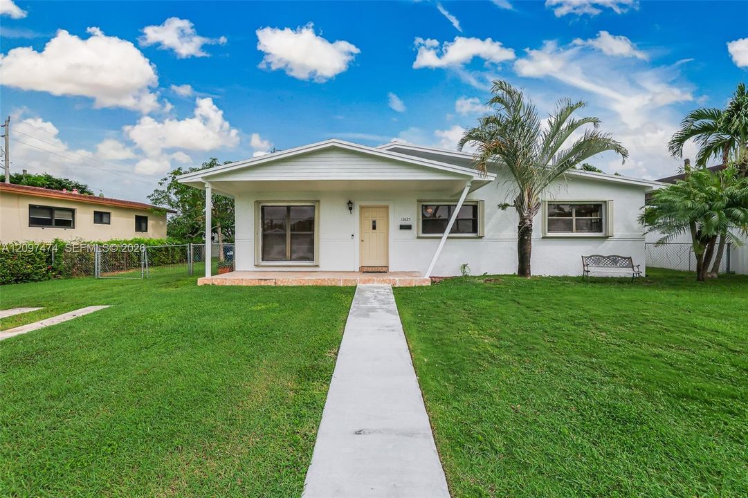For Sale: $567,500 (3 beds, 1 baths, 1215 Square Feet)