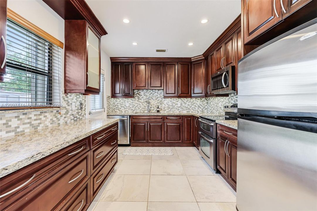 For Sale: $567,500 (3 beds, 1 baths, 1215 Square Feet)