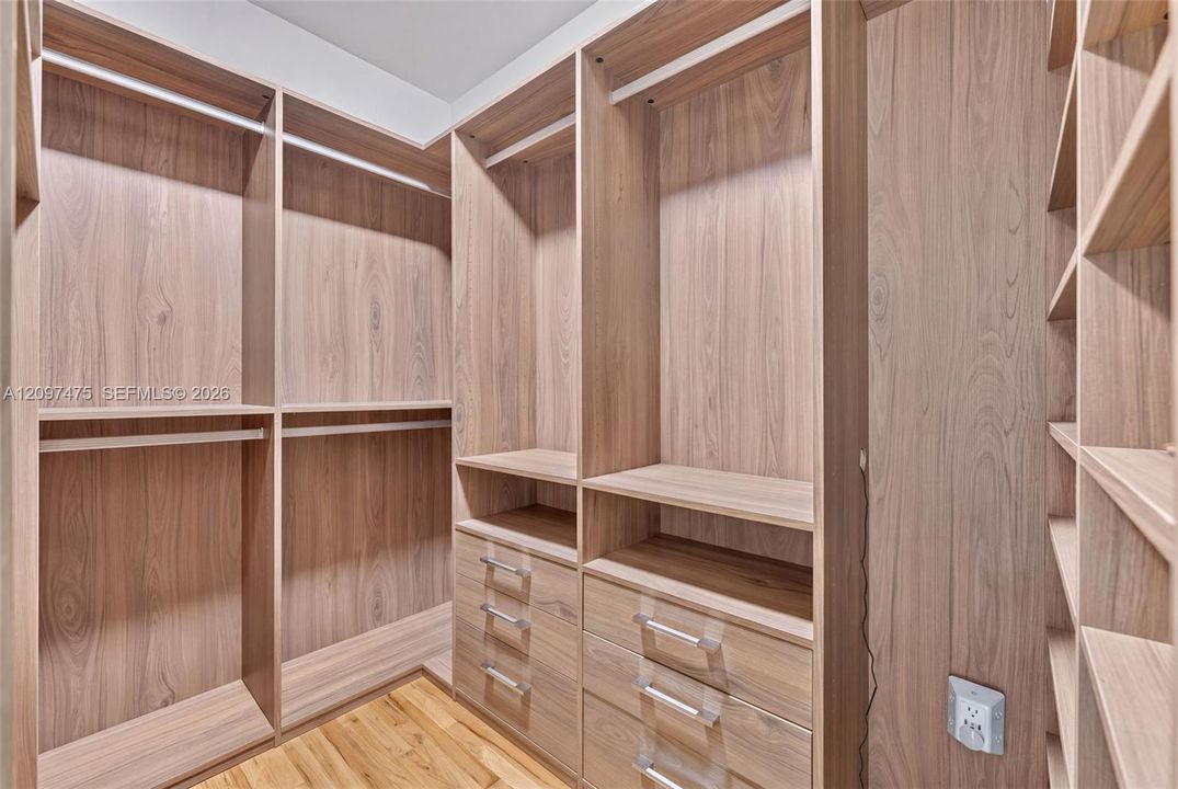 En Renta: $9,700 (3 camas, 3 baños, 1890 Pies cuadrados)