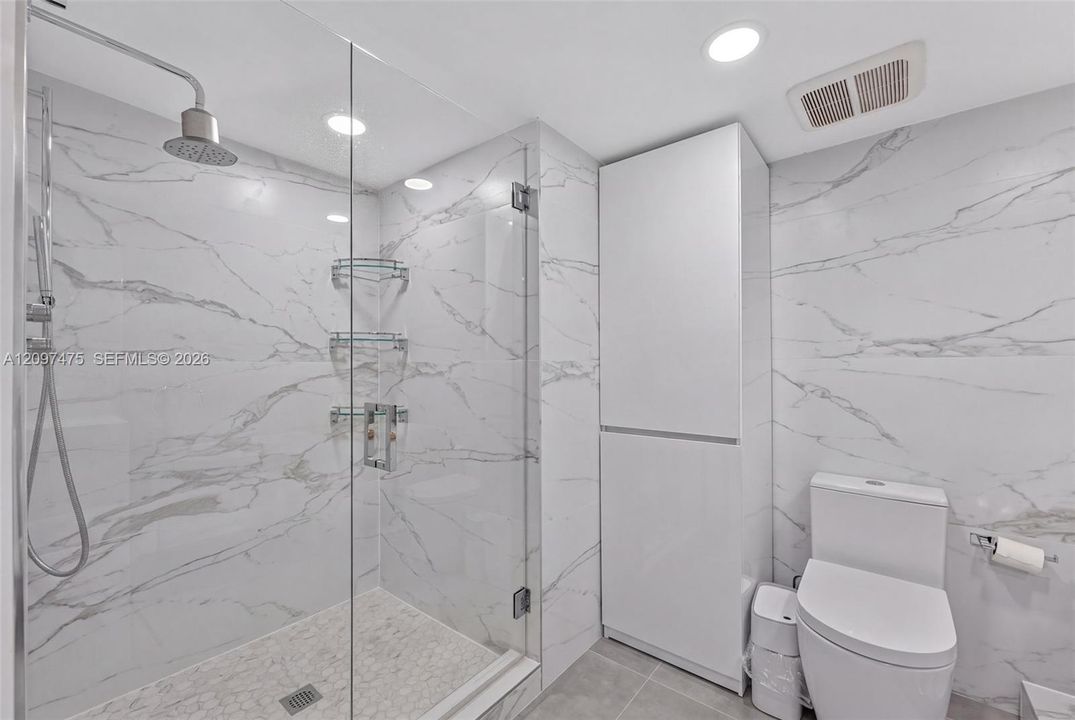 En Renta: $9,700 (3 camas, 3 baños, 1890 Pies cuadrados)