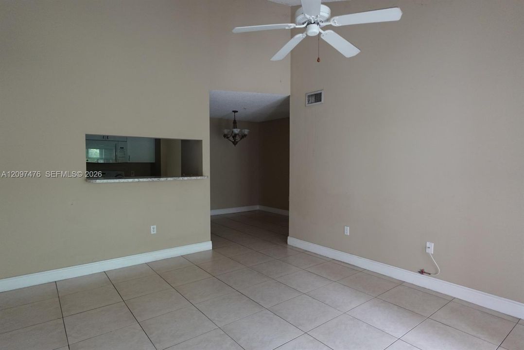 For Rent: $2,000 (1 beds, 1 baths, 600 Square Feet)