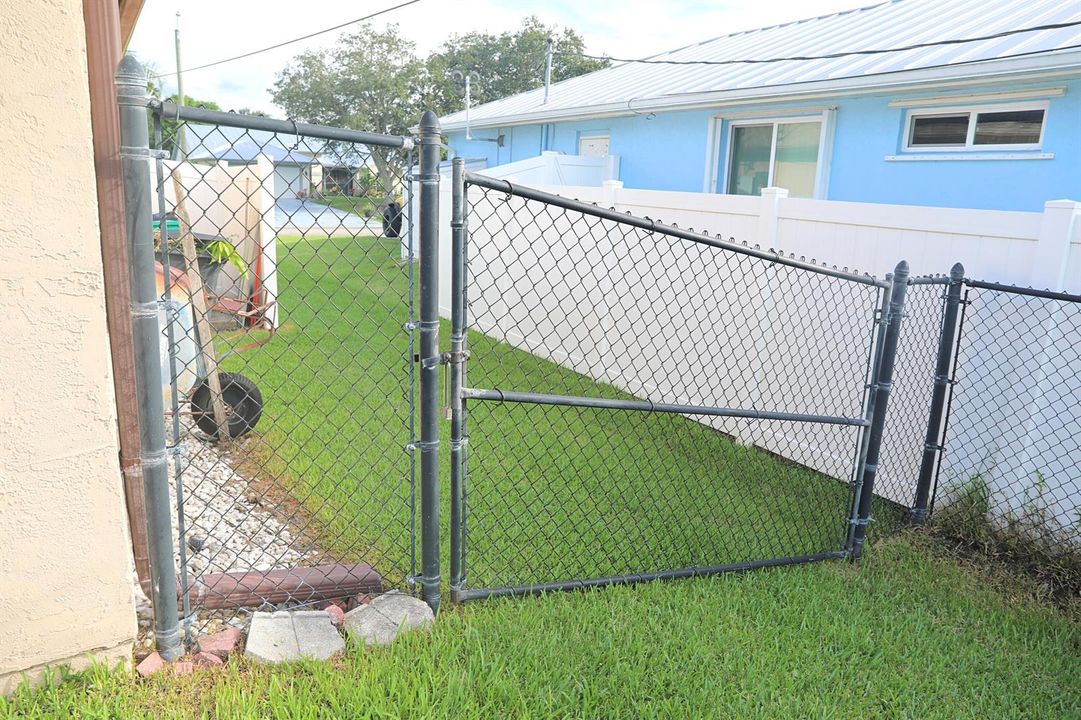 Lewis Realty 38
