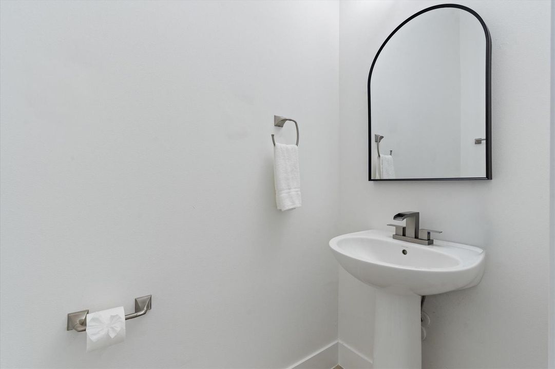16-7089 Edison Place PBG, FL-114