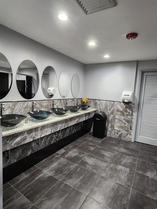 Ladies room clubhouse