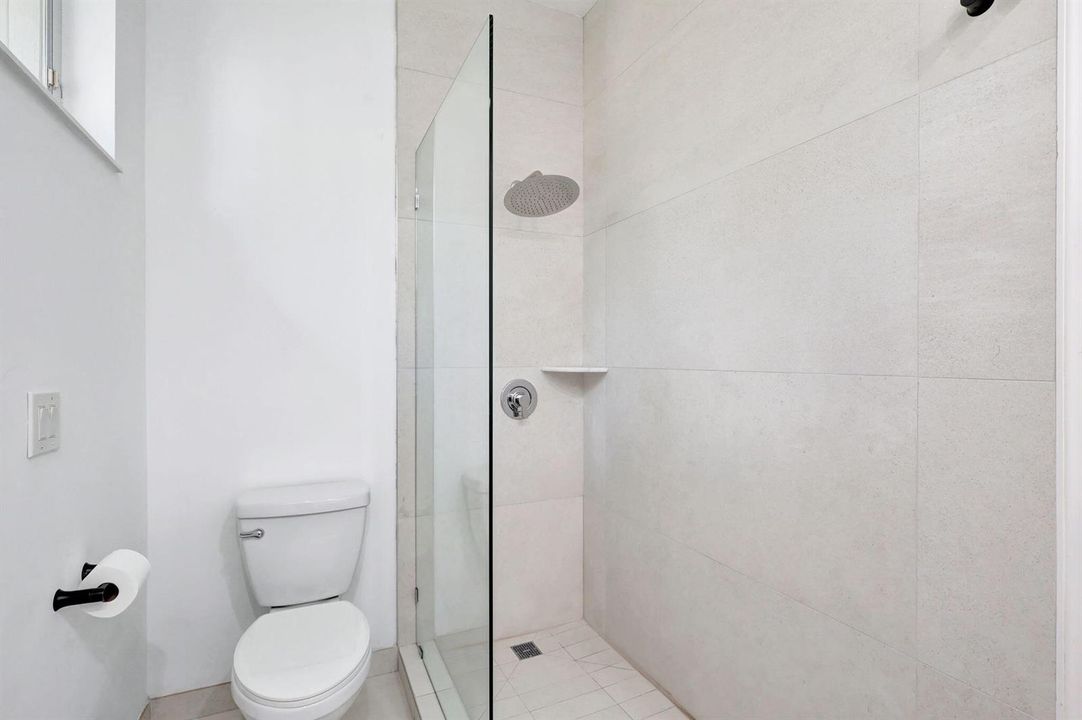 29-web-or-mls-11131Manderly_146 (1)