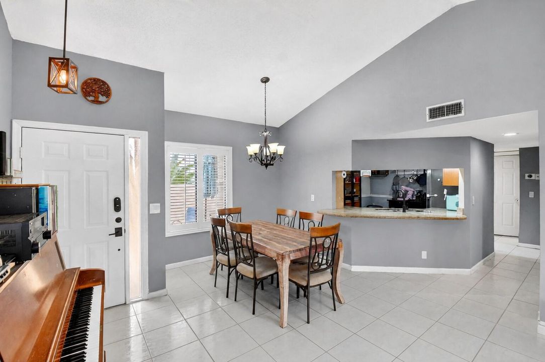 Dining Entry