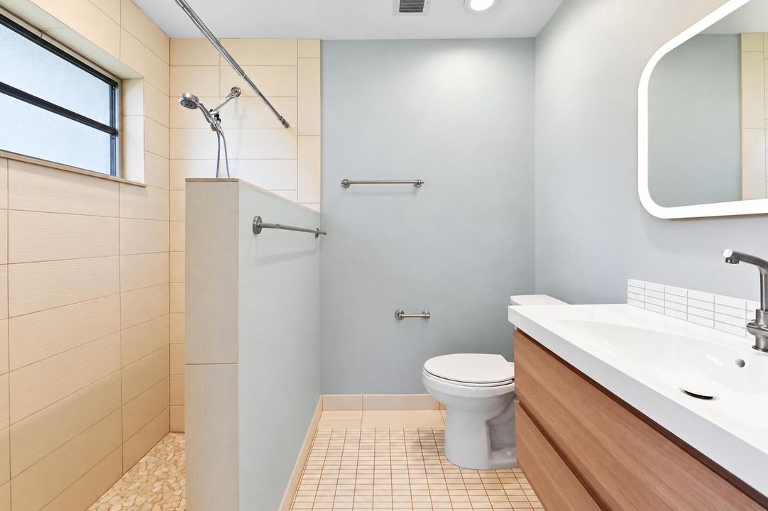 18_Bathroom_03
