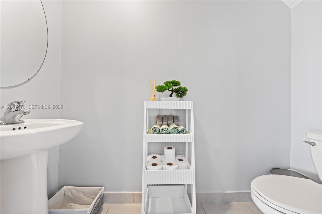 For Rent: $2,800 (3 beds, 2 baths, 1545 Square Feet)