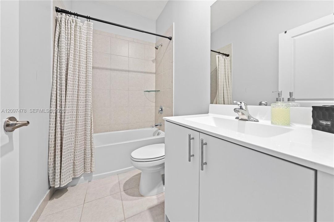 For Rent: $2,800 (3 beds, 2 baths, 1545 Square Feet)