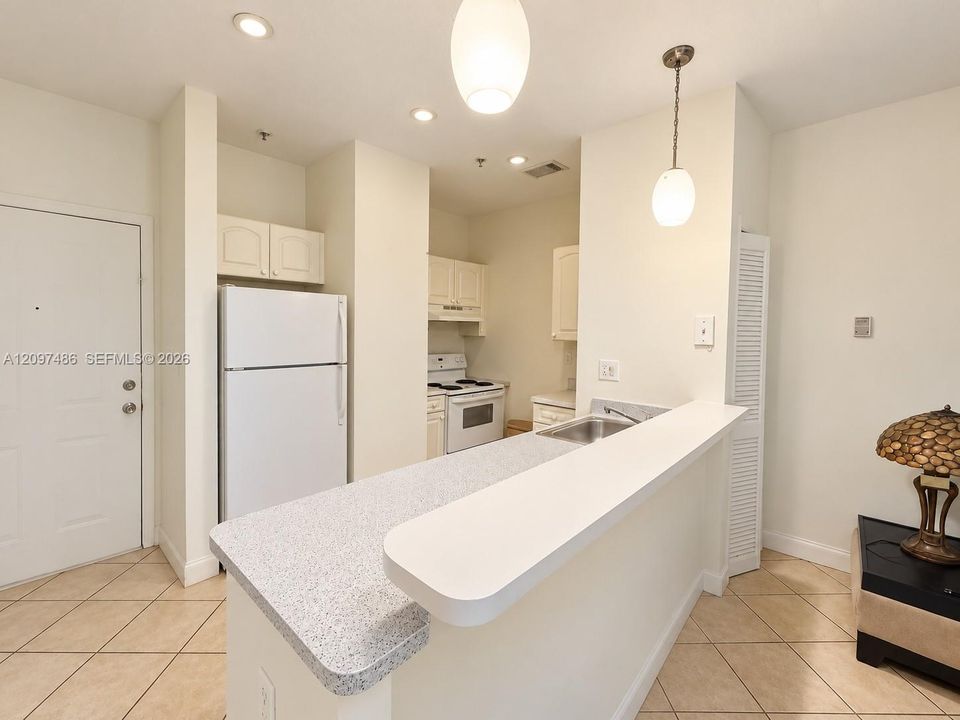 For Rent: $2,000 (1 beds, 1 baths, 478 Square Feet)