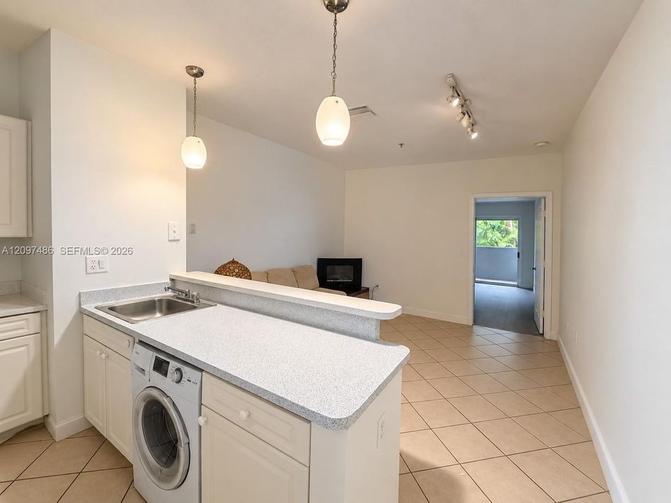 For Rent: $2,000 (1 beds, 1 baths, 478 Square Feet)