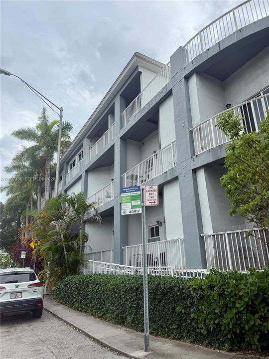 For Rent: $2,000 (1 beds, 1 baths, 478 Square Feet)