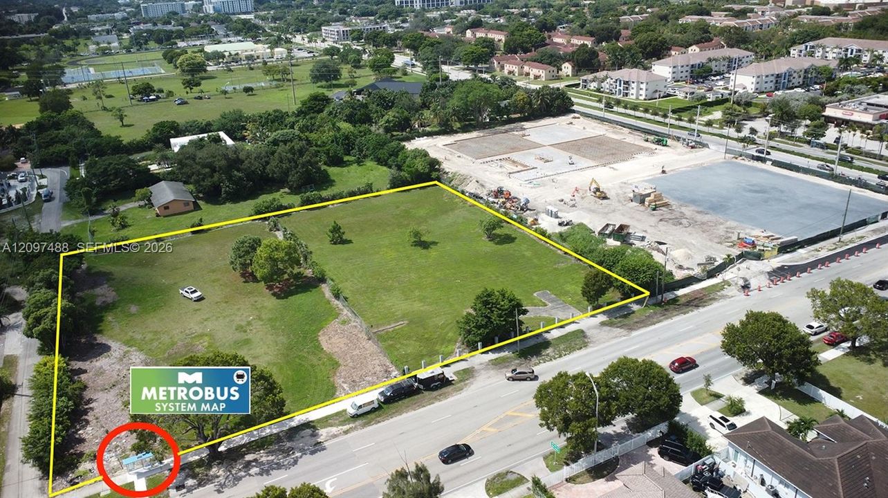 На продажу: $3,200,000 (2.25 acres)
