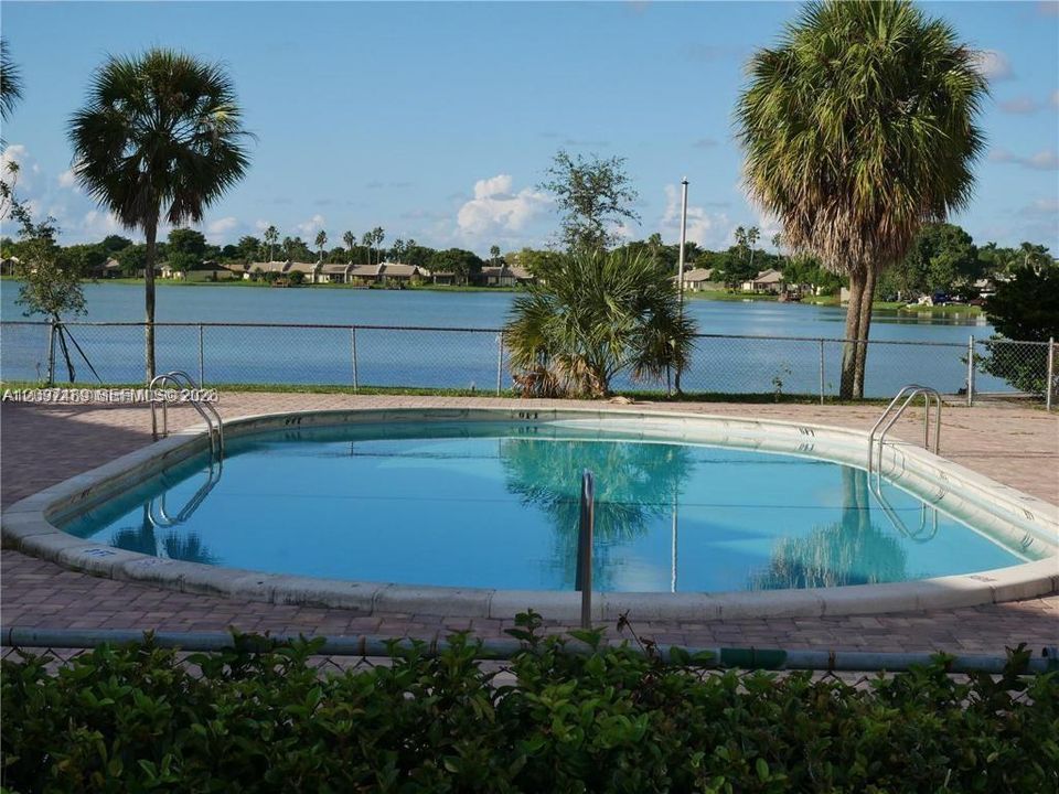 For Rent: $1,800 (2 beds, 1 baths, 630 Square Feet)