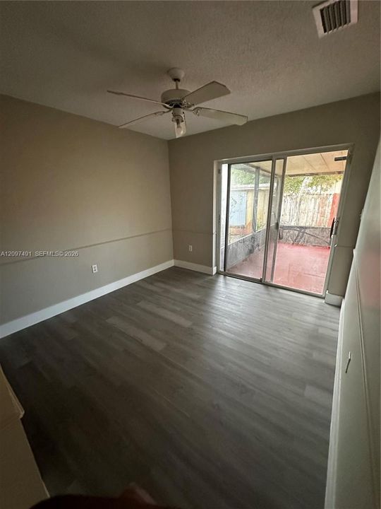 For Sale: $520,000 (3 beds, 2 baths, 1216 Square Feet)