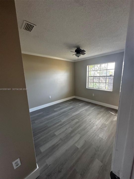 For Sale: $520,000 (3 beds, 2 baths, 1216 Square Feet)