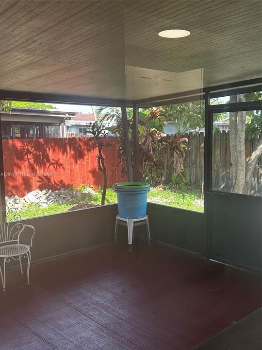 For Sale: $520,000 (3 beds, 2 baths, 1216 Square Feet)
