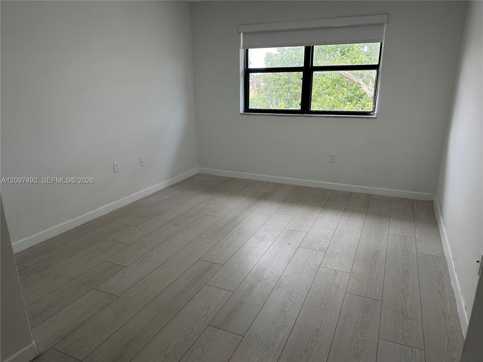 В аренду: $2,300 (2 спален, 2 ванн, 896 Квадратных фут)