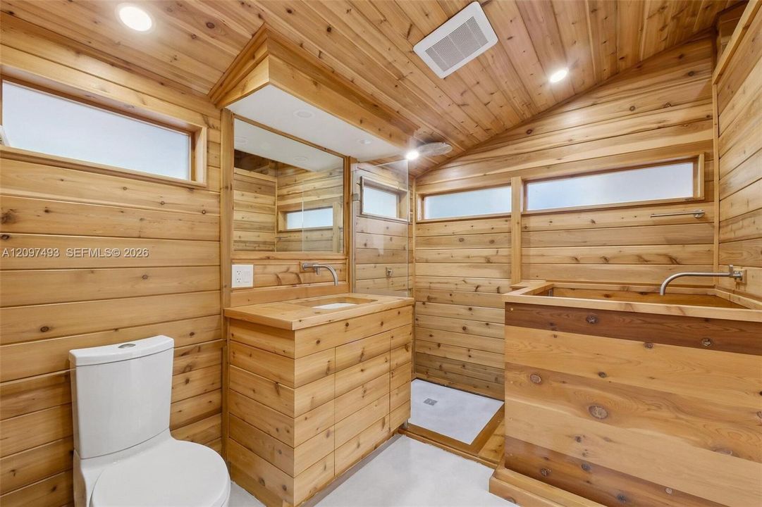 На продажу: $1,100,000 (2 спален, 2 ванн, 1144 Квадратных фут)