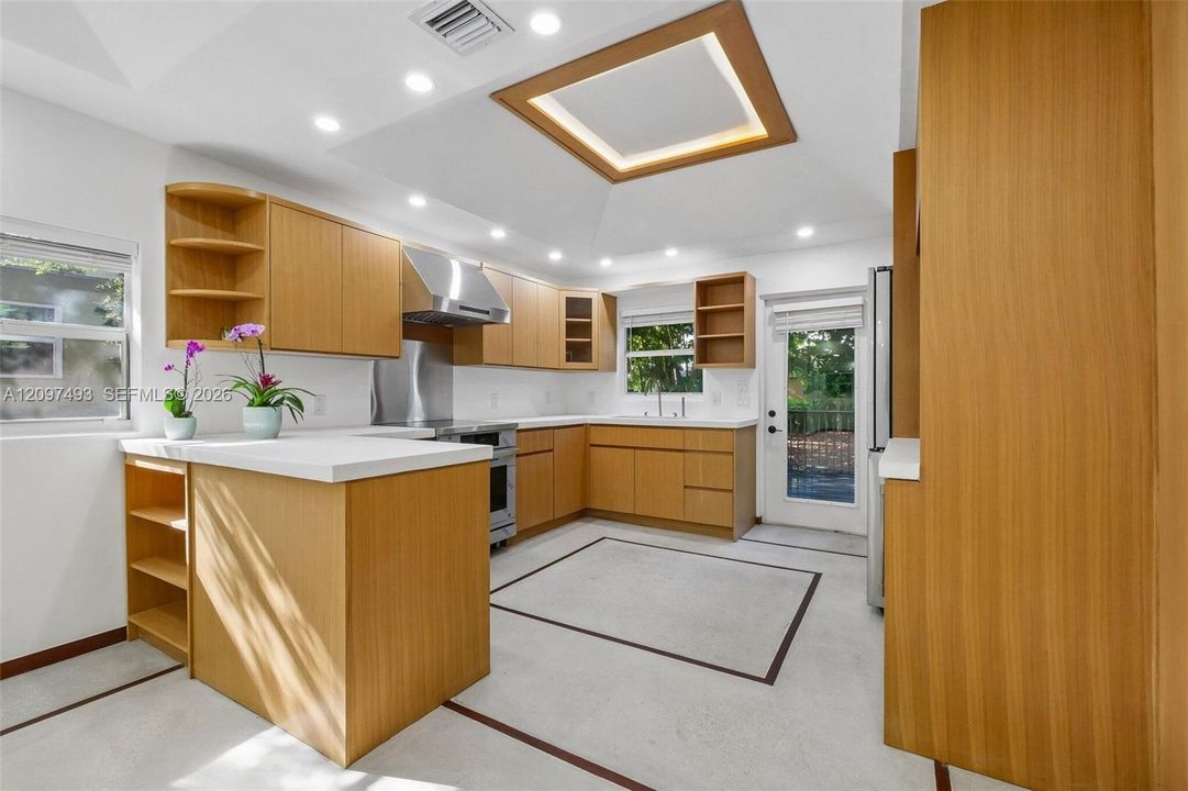 На продажу: $1,100,000 (2 спален, 2 ванн, 1144 Квадратных фут)