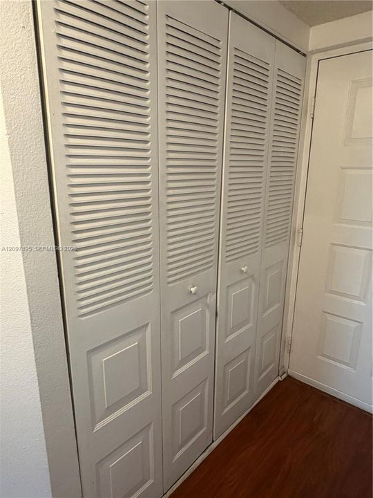 For Rent: $1,900 (1 beds, 1 baths, 710 Square Feet)