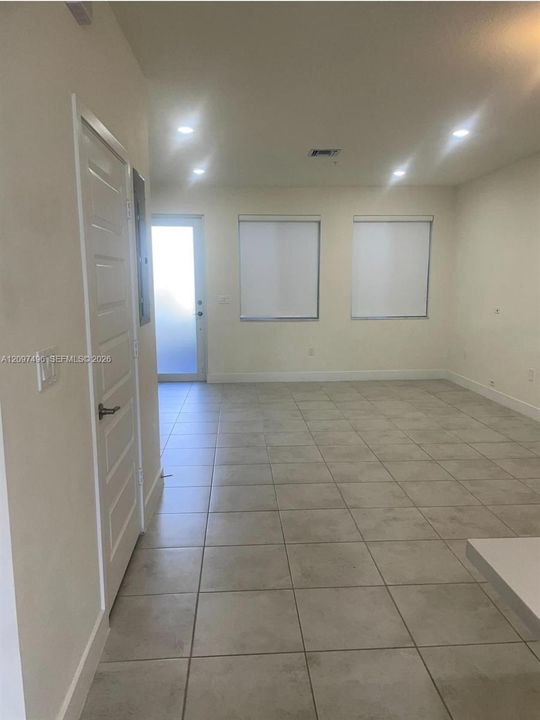 En Venta: $560,000 (3 camas, 2 baños, 1315 Pies cuadrados)