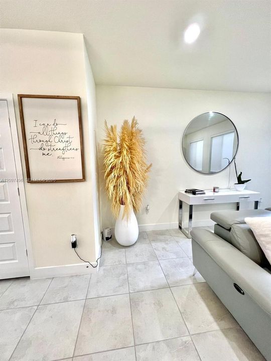 En Venta: $560,000 (3 camas, 2 baños, 1315 Pies cuadrados)