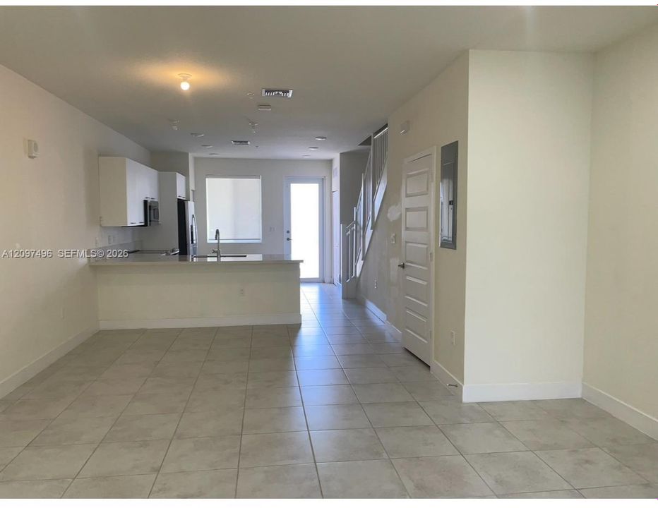 En Venta: $560,000 (3 camas, 2 baños, 1315 Pies cuadrados)