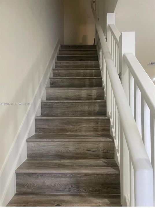 En Venta: $560,000 (3 camas, 2 baños, 1315 Pies cuadrados)