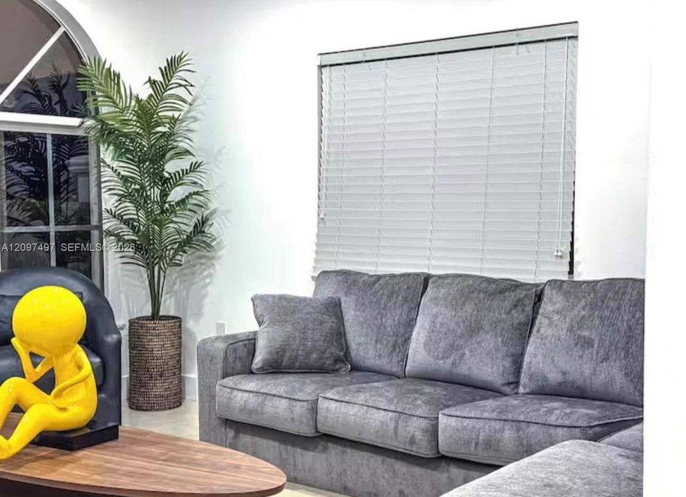 For Rent: $4,750 (4 beds, 2 baths, 2028 Square Feet)